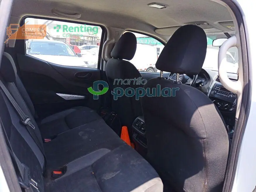 Camioneta Nissan Frontier 2024 — imagen 6 de 12