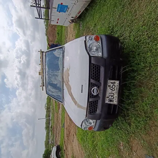 Camioneta Nissan D22/Np300 2015 — imagen 2 de 5