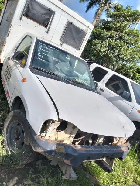 Camioneta Nissan D22/Np300 2013