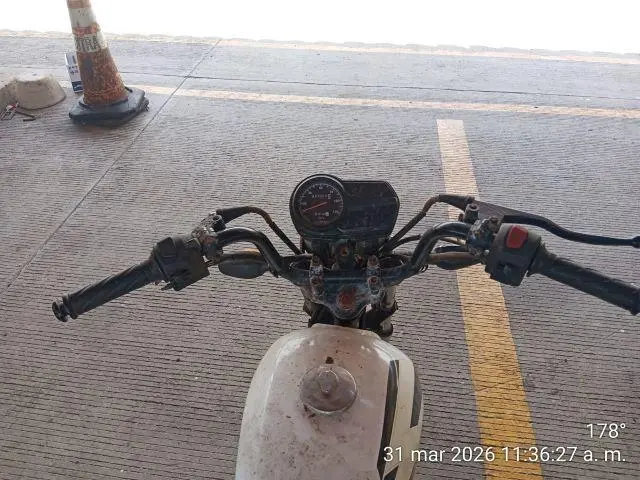 Motocicleta Suzuki AX 4 2017