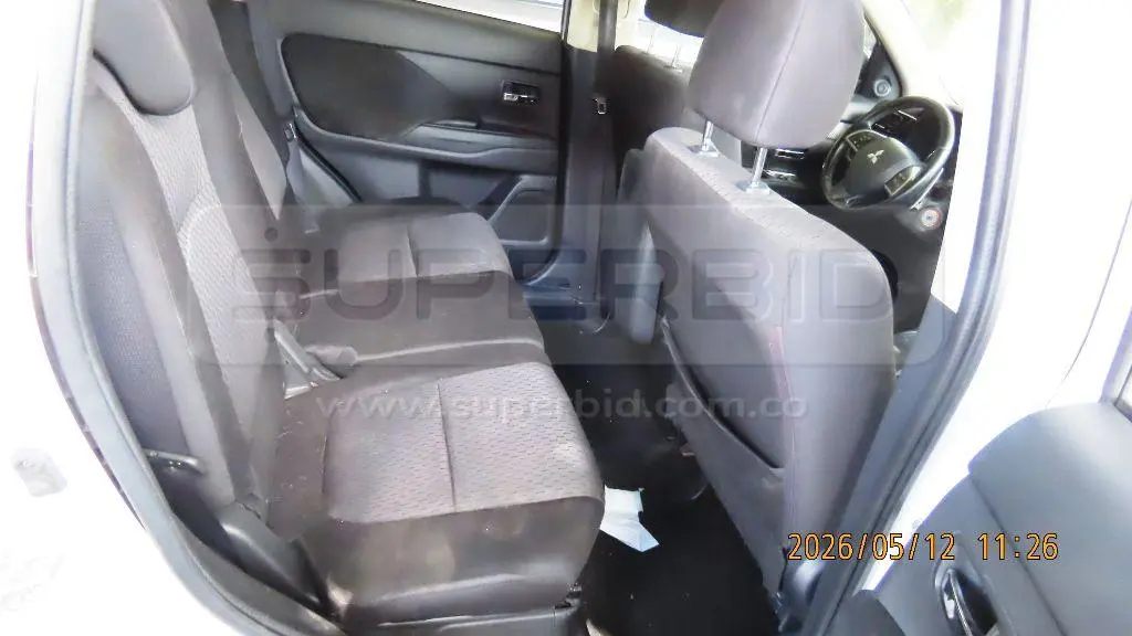 MITSUBISHI OUTLANDER 2.4 MOD. 2015 RTM VENCIDA PLACA: 2 Ubic.: Guarne(Antioquia) — imagen 5 de 8