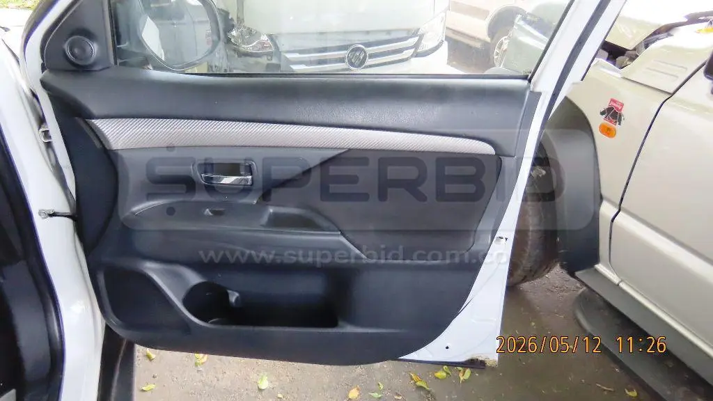 MITSUBISHI OUTLANDER 2.4 MOD. 2015 RTM VENCIDA PLACA: 2 Ubic.: Guarne(Antioquia) — imagen 6 de 8