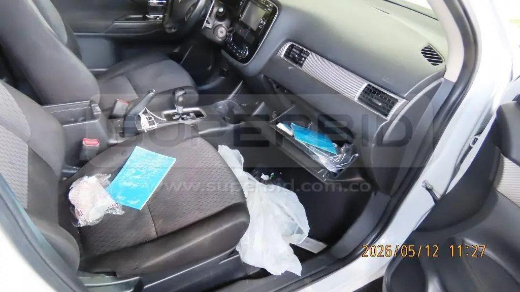 MITSUBISHI OUTLANDER 2.4 MOD. 2015 RTM VENCIDA PLACA: 2 Ubic.: Guarne(Antioquia) — imagen 7 de 8