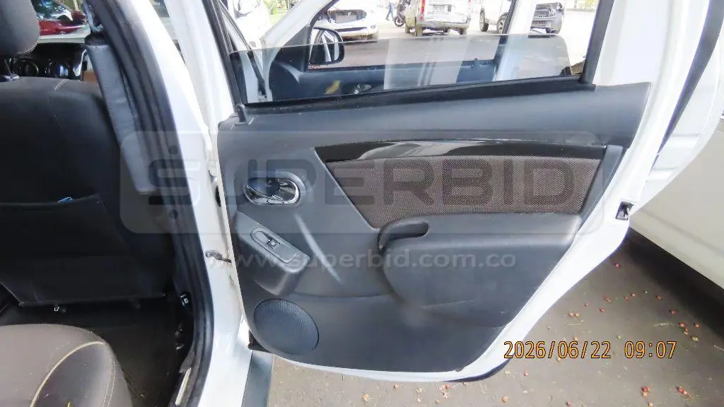 COMBO: REPUESTOS + RENAULT DUSTER DYNAMIQUE 4X4 MOD. 2018 RTM VENCIDA PLACA: 7 Ubic.: Guarne(Antioquia) — imagen 2 de 8