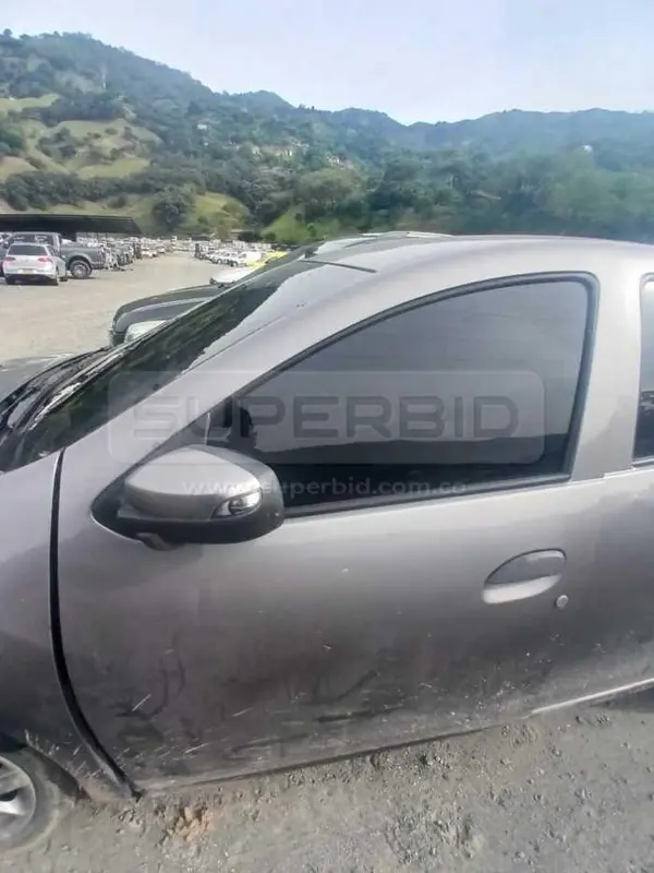 COMBO: REPUESTOS + RENAULT SANDERO MOD. 2021, PLACA: 7 Ubic.: Girardota (Antioquia). — imagen 5 de 8