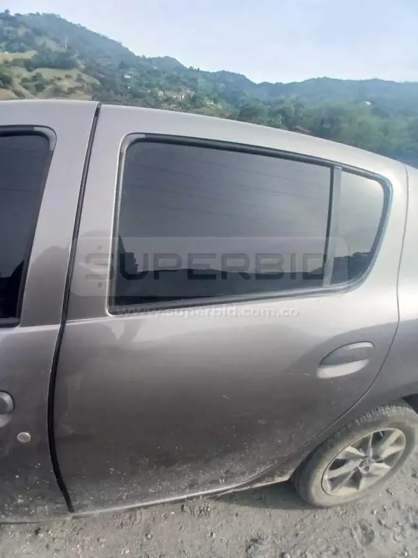 COMBO: REPUESTOS + RENAULT SANDERO MOD. 2021, PLACA: 7 Ubic.: Girardota (Antioquia). — imagen 6 de 8