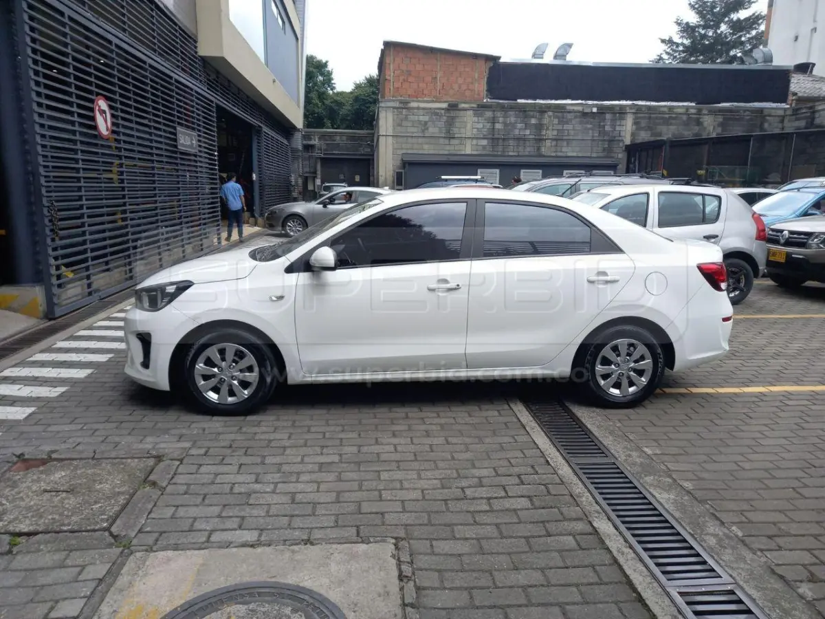 KIA SOLUTO EMOTION AT 1368 CC MOD. 2025, PLACA: NZU353 Ubic.: BOGOTÁ — imagen 3 de 8