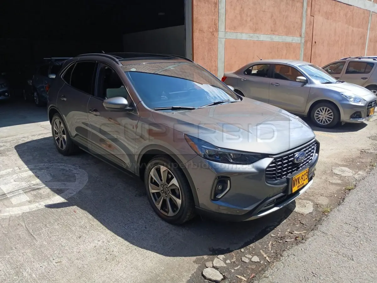 FORD ESCAPE PLATINUM 4X4 ECOBOOST 2000 CC MOD. 2023, RP#1 PLACA: MYK923 Ubic.: MEDELLIN — imagen 2 de 8