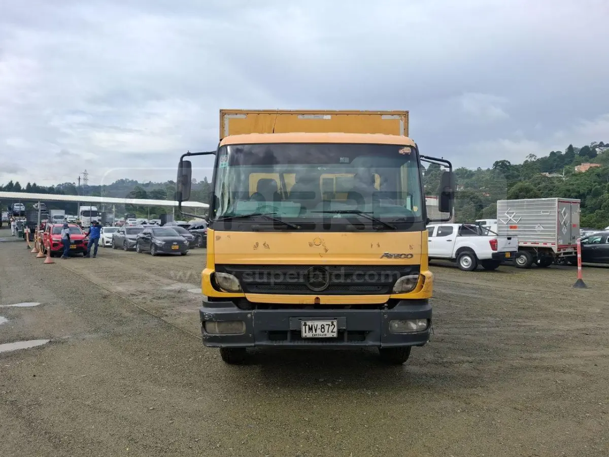 MERCEDES BENZ ATEGO 1725 6374 CC MOD. 2007, PLACA: TMV872 Ubic.: CALDAS — imagen 3 de 8