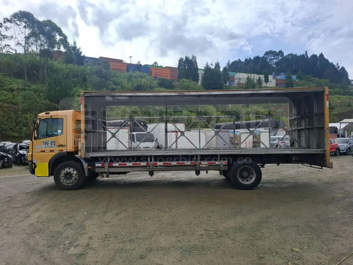 MERCEDES BENZ ATEGO 1725 6374 CC MOD. 2007, PLACA: TMV872 Ubic.: CALDAS — imagen 5 de 8