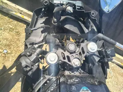 YAMAHA YZF [3] [FL] R15 V4 MT 155CC ABS MOD. 2027 PLACA: 8 Ubic.: BOGOTA — imagen 5 de 8