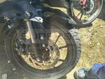 YAMAHA YZF [3] [FL] R15 V4 MT 155CC ABS MOD. 2027 PLACA: 8 Ubic.: BOGOTA — imagen 8 de 8