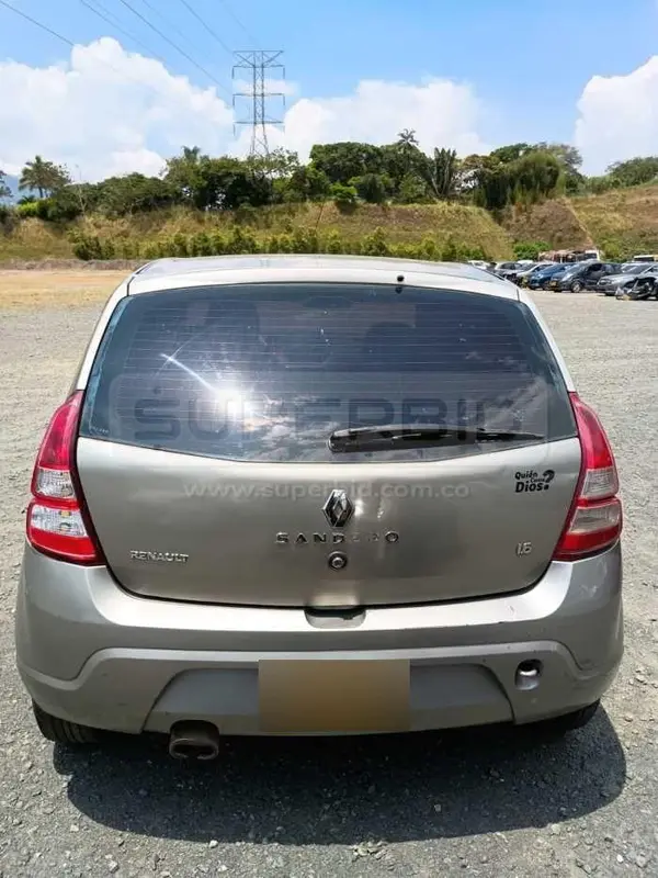 RENAULT SANDERO EXPRESSION MOD. 2014 RP# 1 PLACA: 8 Ubic.: BOGOTA — imagen 7 de 8