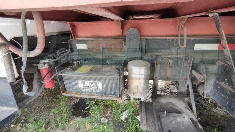VOLQUETA CHEVROLET C 70 MT 7000 CC, MOD. 1989, RTM VENCIDA, PLACA: XZB949 Ubic.: CHIA, CUNDINAMARCA — imagen 4 de 8