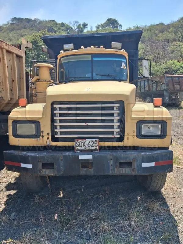 VOLQUETA MACK RD 688 MT MOD. 1993, RTM VENCIDA, PLACA: SDK625 Ubic.: YUMBO, VALLE DEL CAUCA — imagen 2 de 8