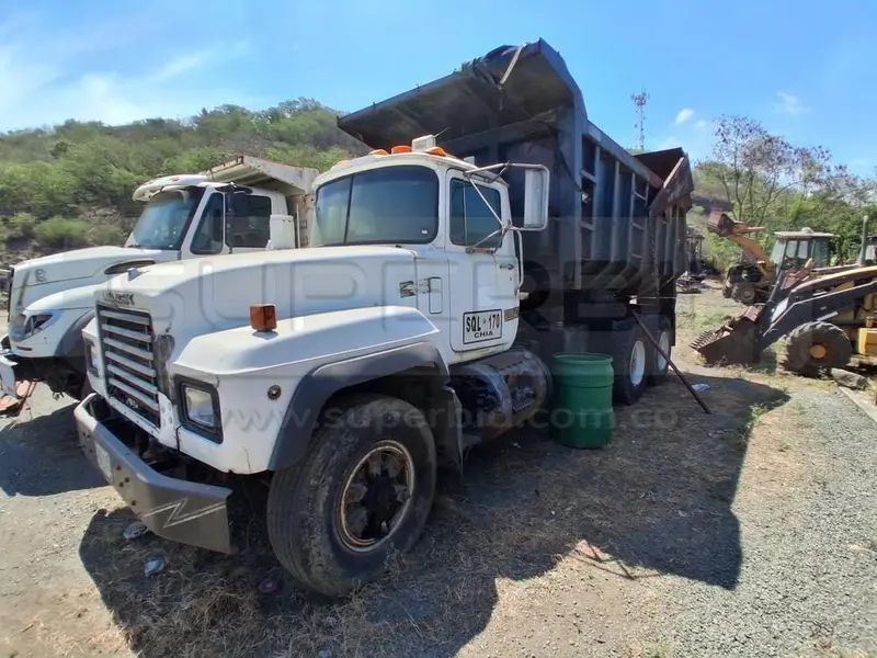 VOLQUETA MACK MT MOD. 2002, RTM VENCIDA, PLACA: SQL170 Ubic.: YUMBO, VALLE DEL CAUCA