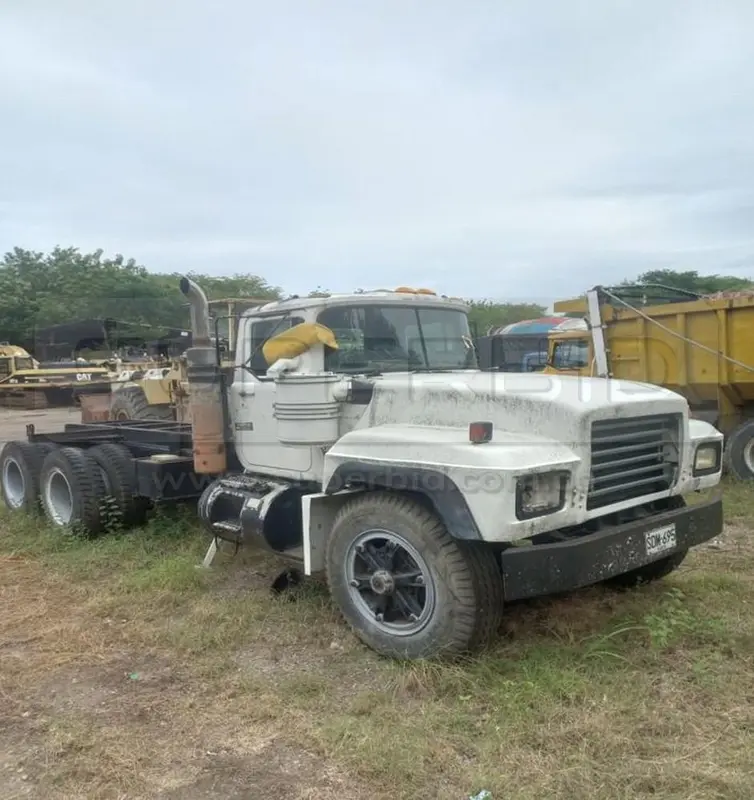 VOLQUETA MACK RD 688 SX MT 12000 CC, MOD. 1995, RTM VENCIDA, PLACA: SDM695 Ubic.: AIPE, HUILA — imagen 3 de 6