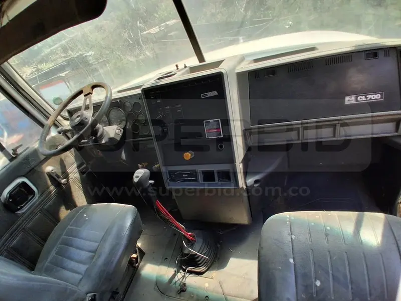 VOLQUETA MACK CL 713 MT 8000 CC, MOD. 1998, RTM VENCIDA, PLACA: SDN505 Ubic.: YUMBO, VALLE DEL CAUCA — imagen 8 de 8