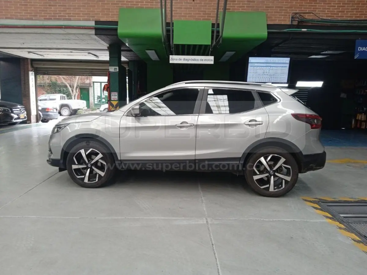 NISSAN NEW QASHQAI EXCLUSIVE CONNECT 2.0L 4WD AUT CVT 1997 CC MOD. 2020, RP#4 PLACA: GSP705 Ubic.: BOGOTÁ — imagen 5 de 8