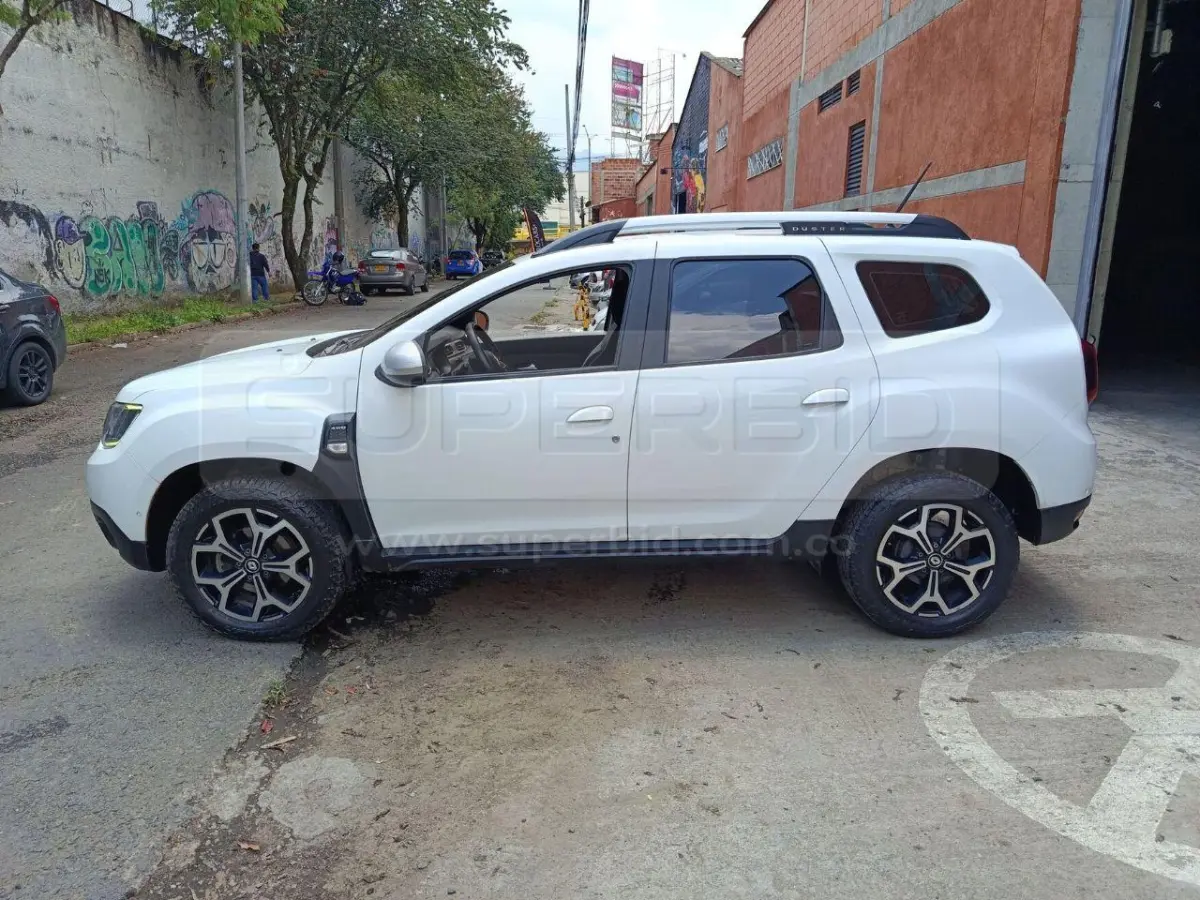 RENAULT DUSTER ICONIC 1.3T 4X4 MT 1300 CC MOD. 2024, PLACA: LVX435 Ubic.: MEDELLIN — imagen 5 de 8