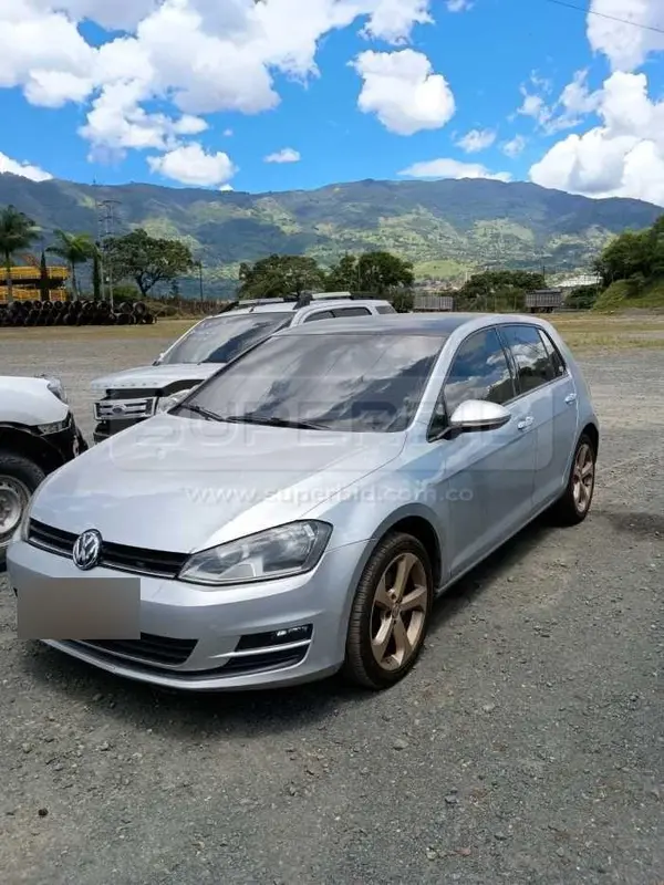 VOLKSWAGEN GOLF MOD. 2017 PLACA: 2 Ubic.: MEDELLIN