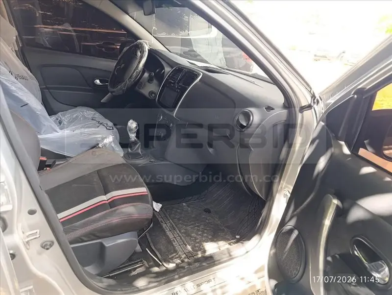 RENAULT SANDERO RS MOD. 2017 PLACA: 2 Ubic.: MONTERIA — imagen 4 de 8