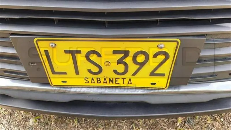 CHEVROLET TRACKER [3] TURBO LS 4X2 ABS TP 1199 CC MOD. 2023, PLACA: LTS392 Ubic.: PEREIRA, RISARALDA — imagen 4 de 8