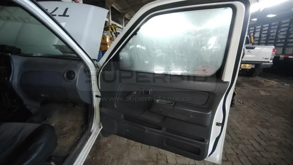 NISSAN D22/NP300, 2488 CC, MOD. 2014, RTM VENCIDA, PLACA: HGR949 Ubic.: CHIA — imagen 5 de 8