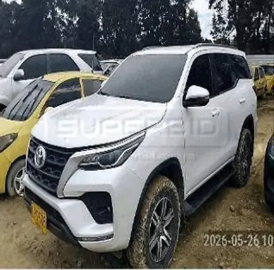 TOYOTA FORTUNER 2393 CC MOD. 2023, RP#1 PLACA: 8 Ubic.: Tocancipa — imagen 3 de 5