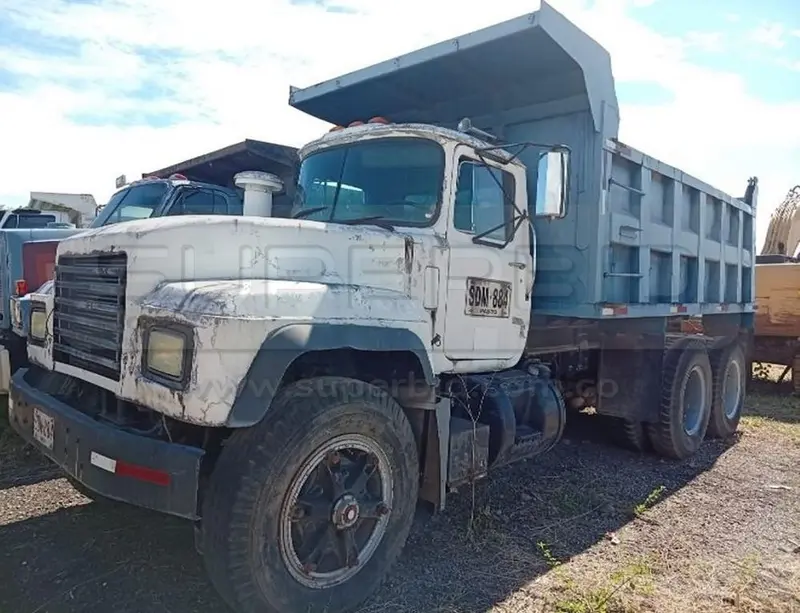 VOLQUETA MACK RD MT MOD. 1996, RTM VENCIDA, PLACA: SDM884 Ubic.: SALDAÑA, TOLIMA — imagen 2 de 5