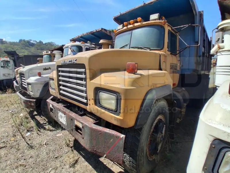 VOLQUETA MACK RD 688 SX MT 9999 CC, MOD. 1993, RTM VENCIDA, PLACA: SAW033 Ubic.: YUMBO, VALLE DEL CAUCA