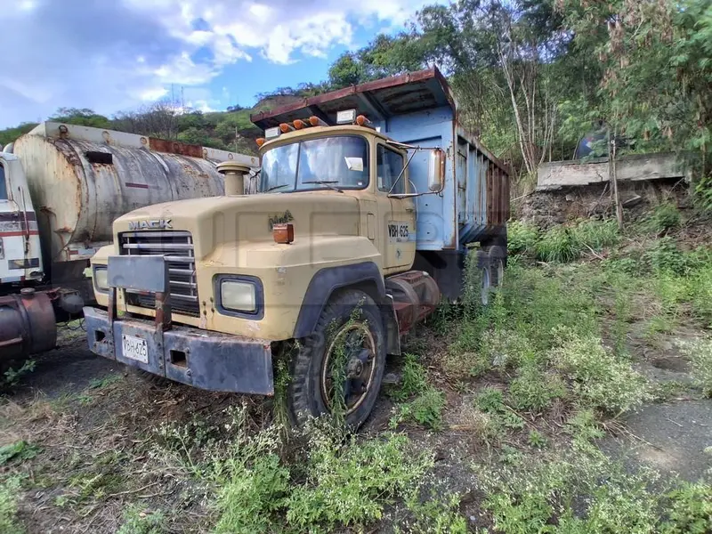 VOLQUETA MACK RD 688 SX MT MOD. 1993, RTM VENCIDA, PLACA: VBH625 Ubic.: YUMBO, VALLE DEL CAUCA
