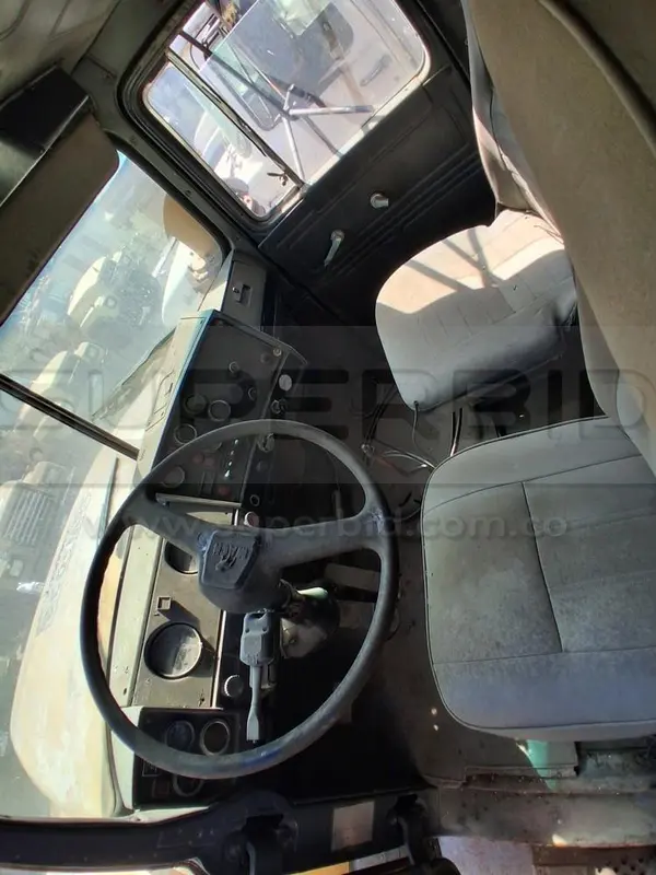 VOLQUETA MACK RD 688 SX MT 9999 CC, MOD. 1993, RTM VENCIDA, PLACA: SAW033 Ubic.: YUMBO, VALLE DEL CAUCA — imagen 5 de 6