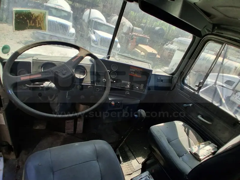 VOLQUETA MACK RD 688 SX MT MOD. 1995, RTM VENCIDA, PLACA: SDM169 Ubic.: YUMBO, VALLE DEL CAUCA — imagen 6 de 7