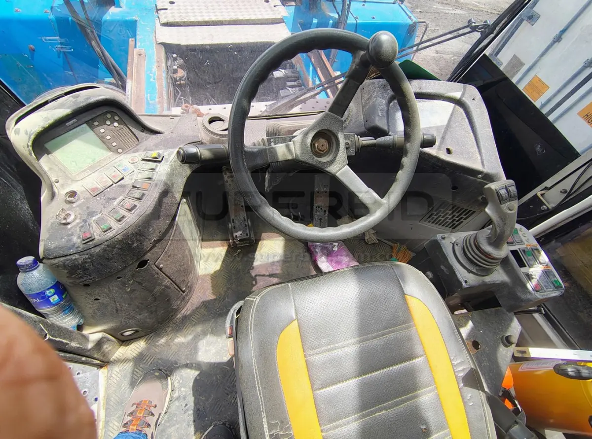 REACH STACKER EMPTY SMV SMV SC 108 TA6 AÑO 2003, POT. 221 HP, CAP. 10 TON, Ubic.: Apartadó — imagen 7 de 8
