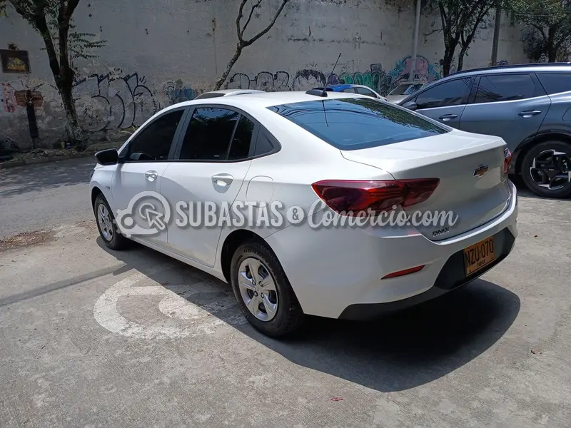 Chevrolet Onix nb lt turbo at - 2025 - 070 - Medellín — imagen 6 de 8