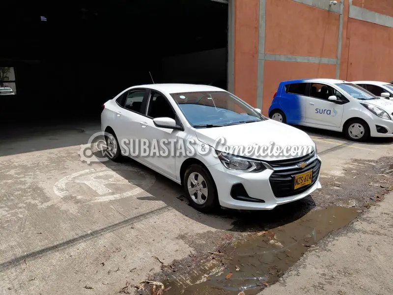 Chevrolet Onix nb lt turbo mt - 2025 - 614 - Caldas — imagen 2 de 8