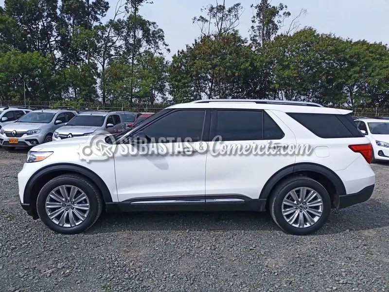 Ford Explorer limited 4x4 - 2022 - 328 - Cali — imagen 5 de 8