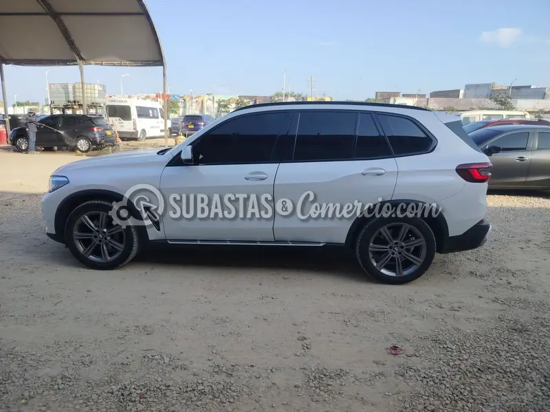 Bmw X5 xdrive40i exclusive - 2021 - 684 - Barranquilla — imagen 5 de 8