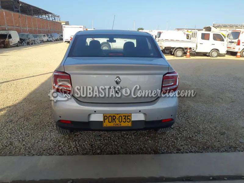 Renault Logan intens cvt ph2 - 2026 - 035 - Barranquilla — imagen 7 de 8