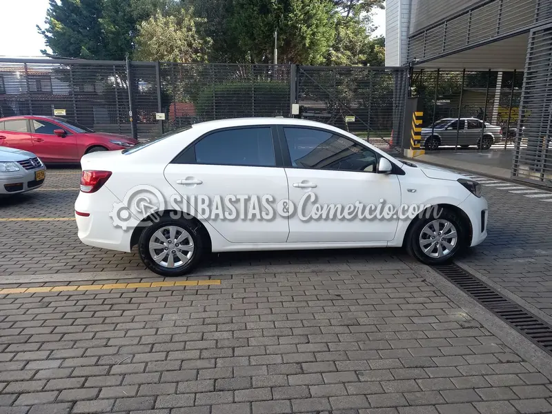 Kia Soluto emotion mt - 2026 - 431 - Bogotá — imagen 7 de 8