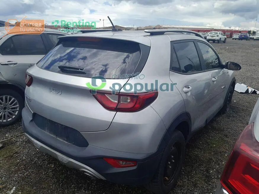 Camioneta Kia STONIC 2023 — imagen 8 de 12