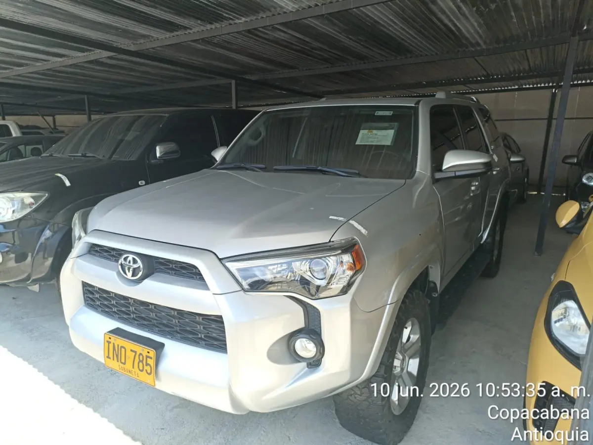 Campero Toyota 4 RUNNER SR5 2015 — imagen 3 de 3