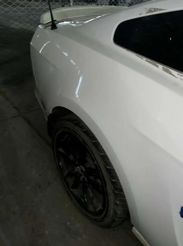 Automóvil Ford MUSTANG GT PREMIUM 2013 — imagen 3 de 3
