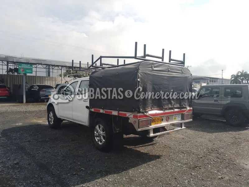 Nissan Frontier 2.3l t.diesel dc se mt 4x4 dh aa chasis - 2024 - 096 - — imagen 6 de 8