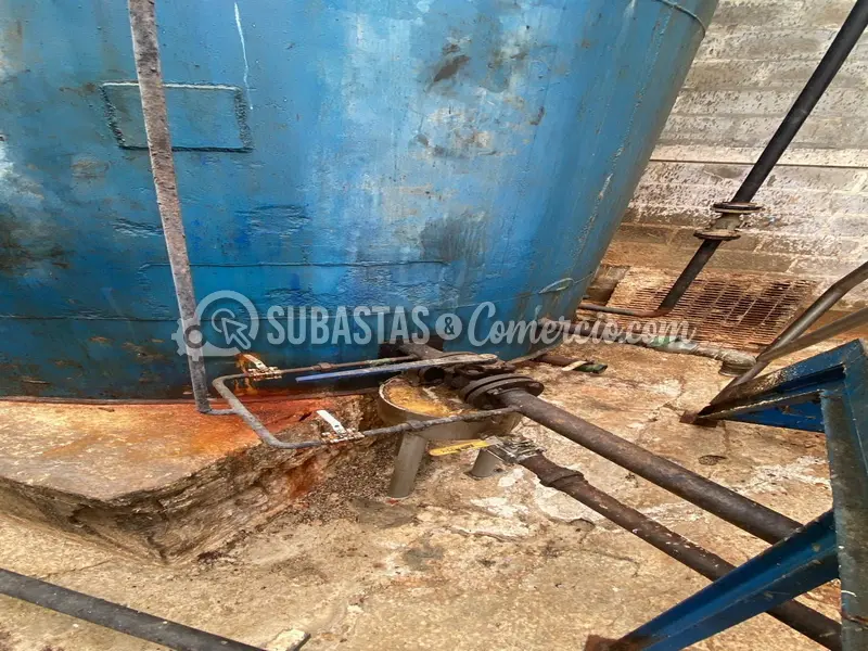 Tanque vertical de proceso termico con serpentin de calentamiento en a — imagen 2 de 3