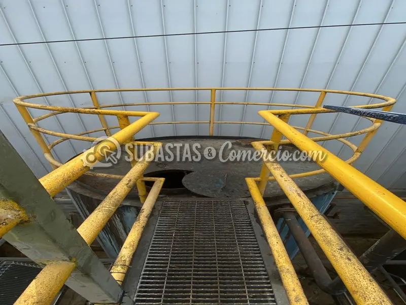 Tanque vertical de proceso termico con serpentin de calentamiento en a — imagen 3 de 3