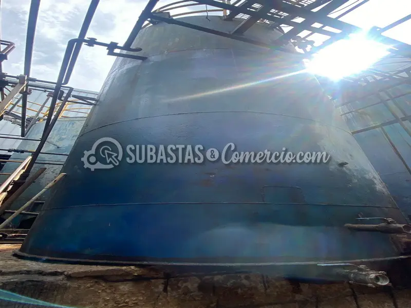 Tanque vertical de proceso termico con serpentin de calentamiento en a — imagen 3 de 3