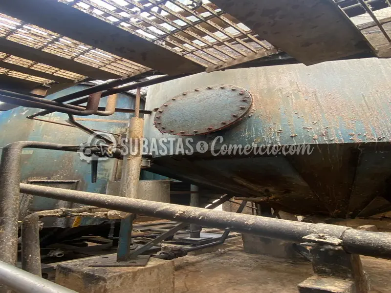 Tanque vertical de proceso termico con serpentin de calentamiento en a — imagen 2 de 3