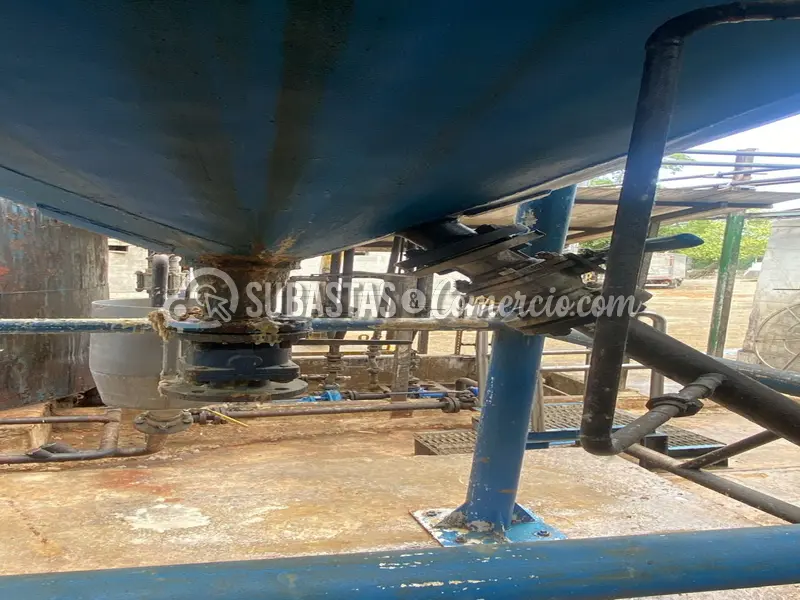 Tanque de mezcla y proceso termico con agitador en acero al carbon en — imagen 2 de 4